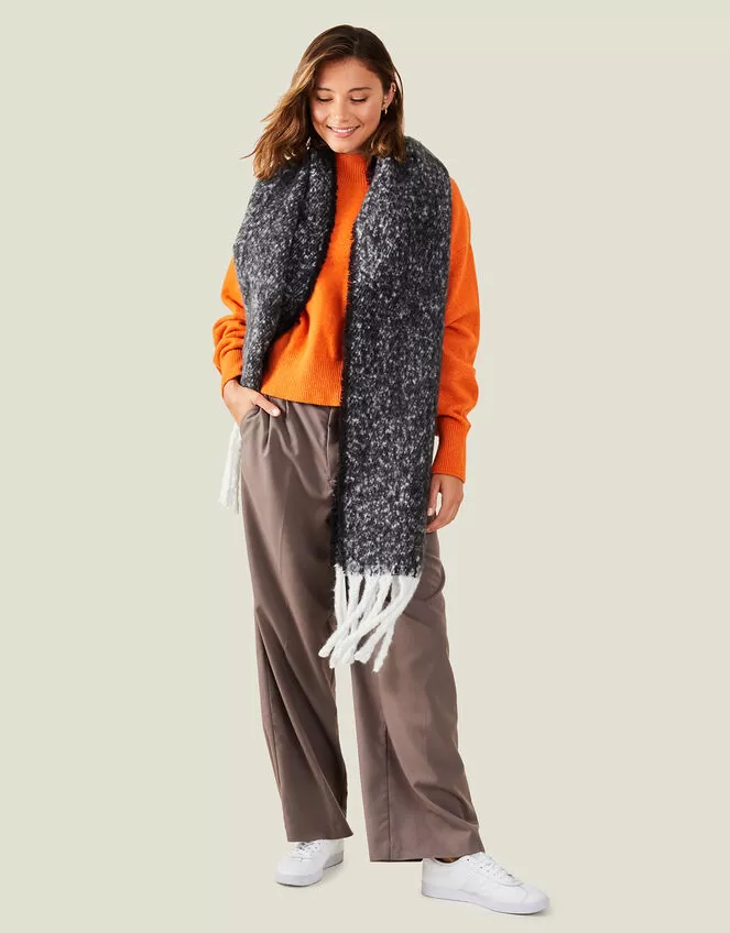 Accessories Super Fluffy Scarf Black - Image 3