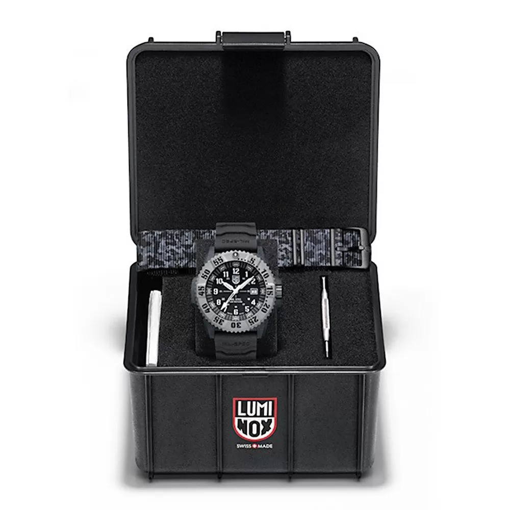 Luminox Land XL.3351.SET Military Spec. Watch - Image 10